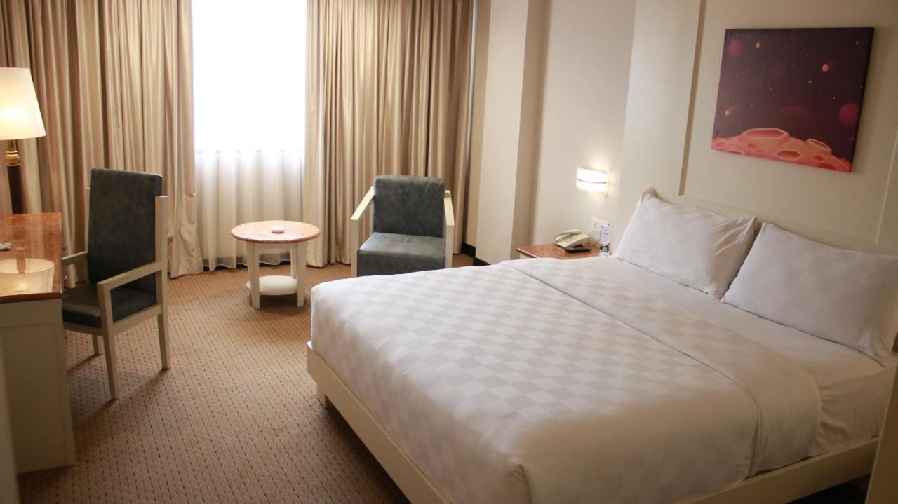 Beverly Hotel Batam Nagoya Esterno foto