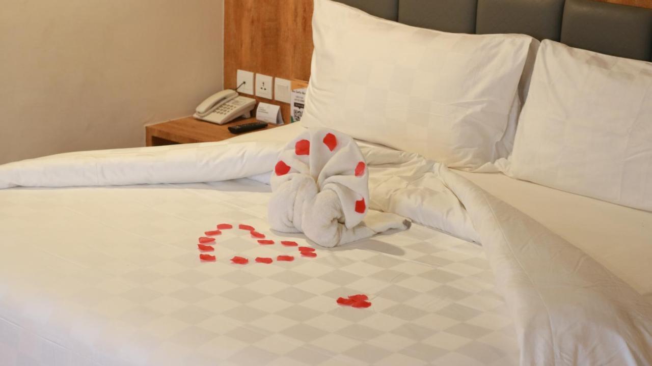 Beverly Hotel Batam Nagoya Esterno foto