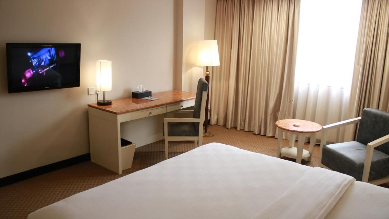 Beverly Hotel Batam Nagoya Esterno foto