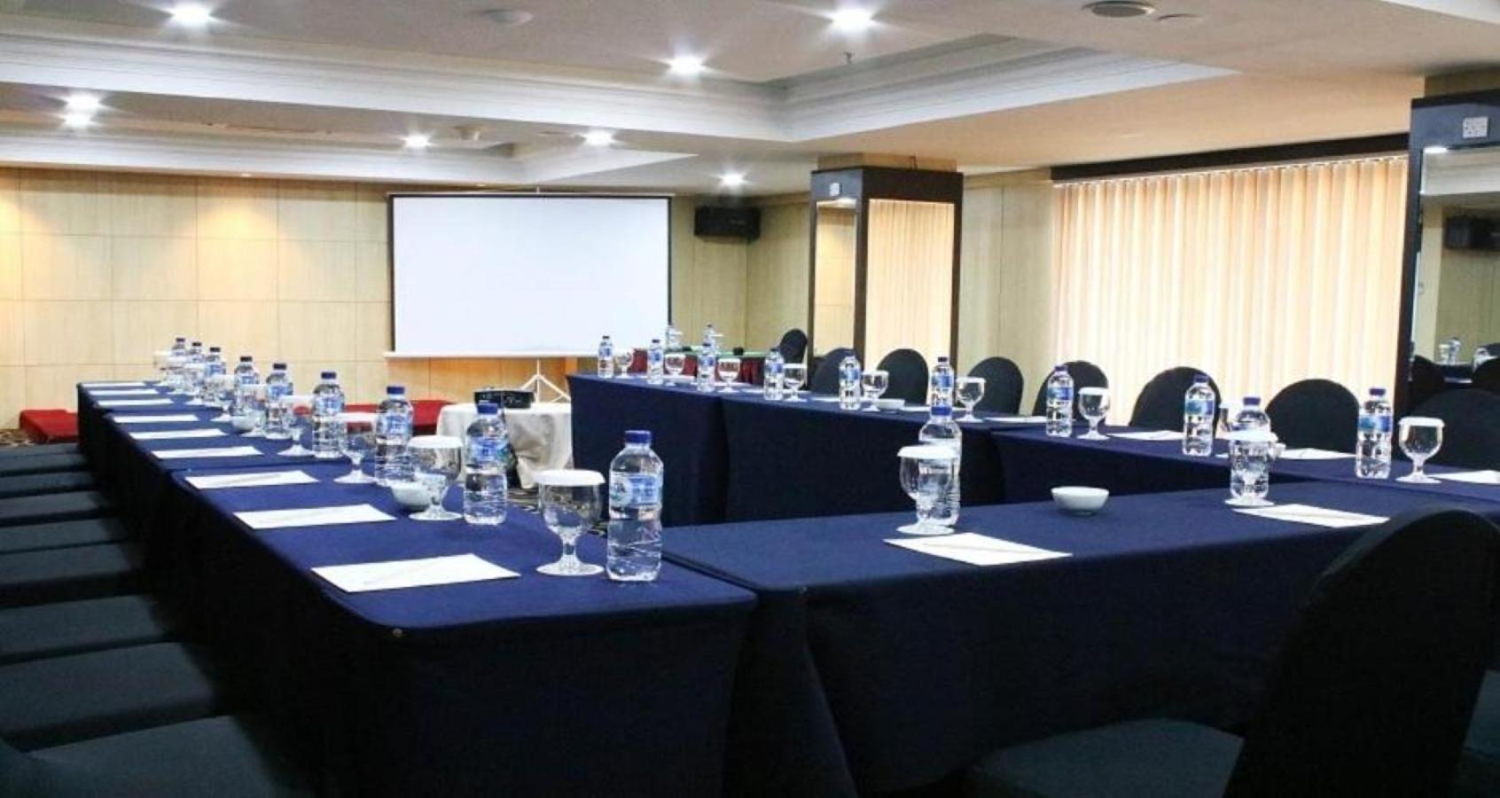 Beverly Hotel Batam Nagoya Esterno foto