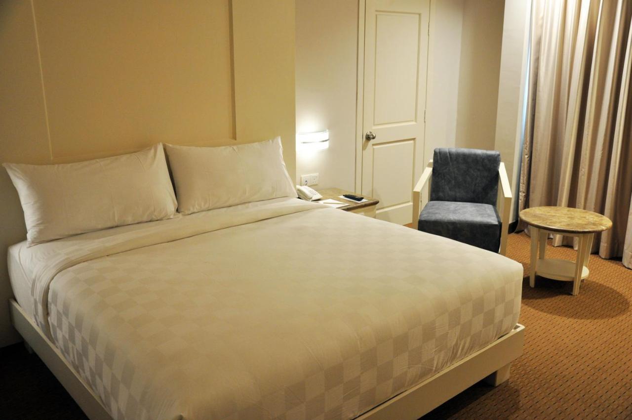 Beverly Hotel Batam Nagoya Esterno foto