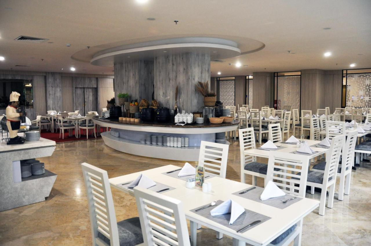 Beverly Hotel Batam Nagoya Esterno foto