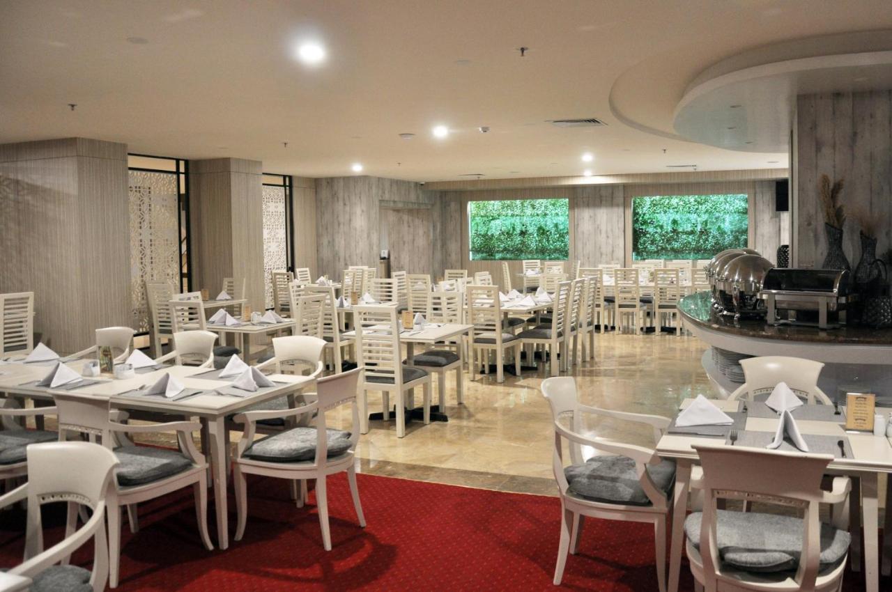 Beverly Hotel Batam Nagoya Esterno foto