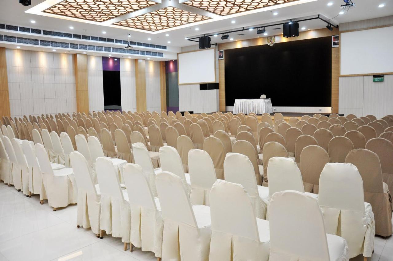 Beverly Hotel Batam Nagoya Esterno foto