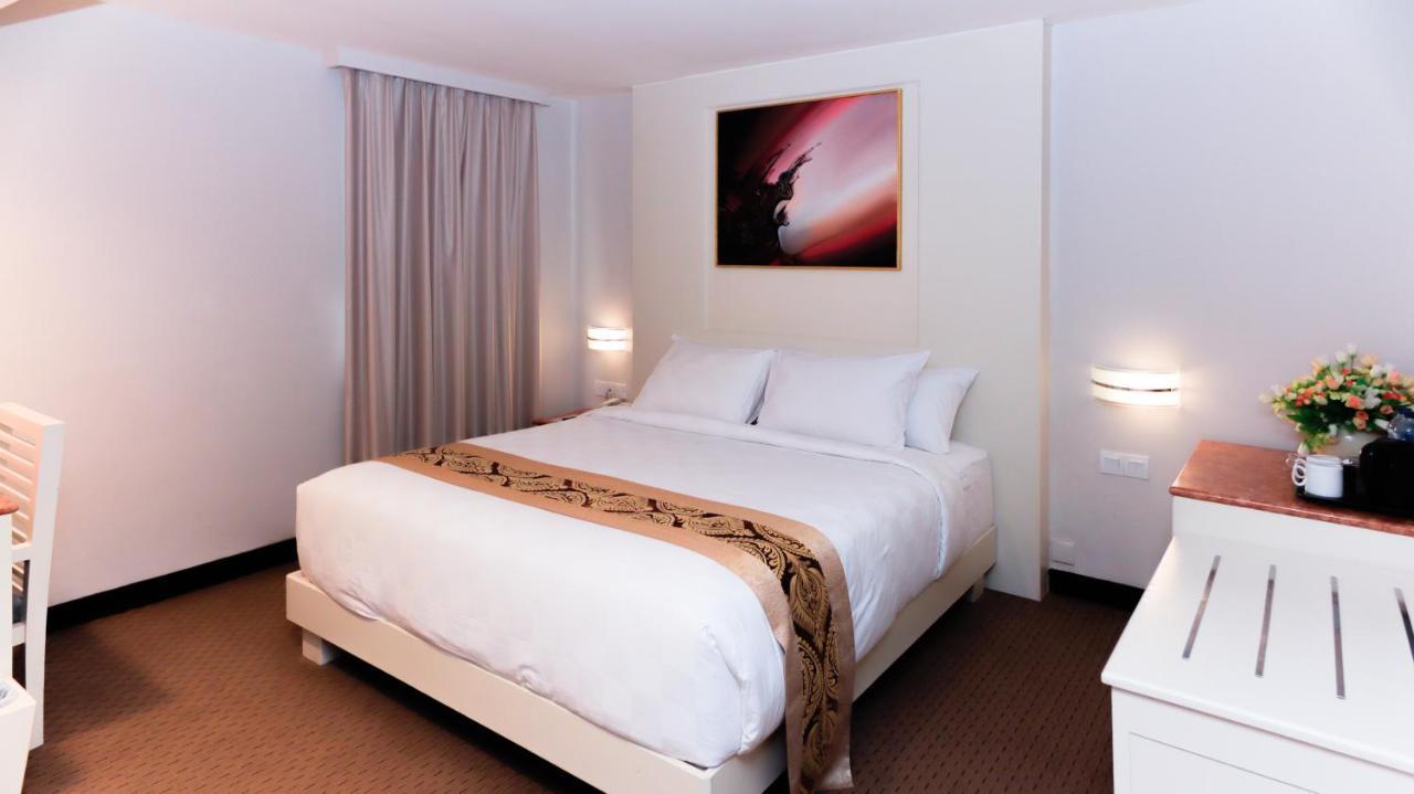 Beverly Hotel Batam Nagoya Esterno foto
