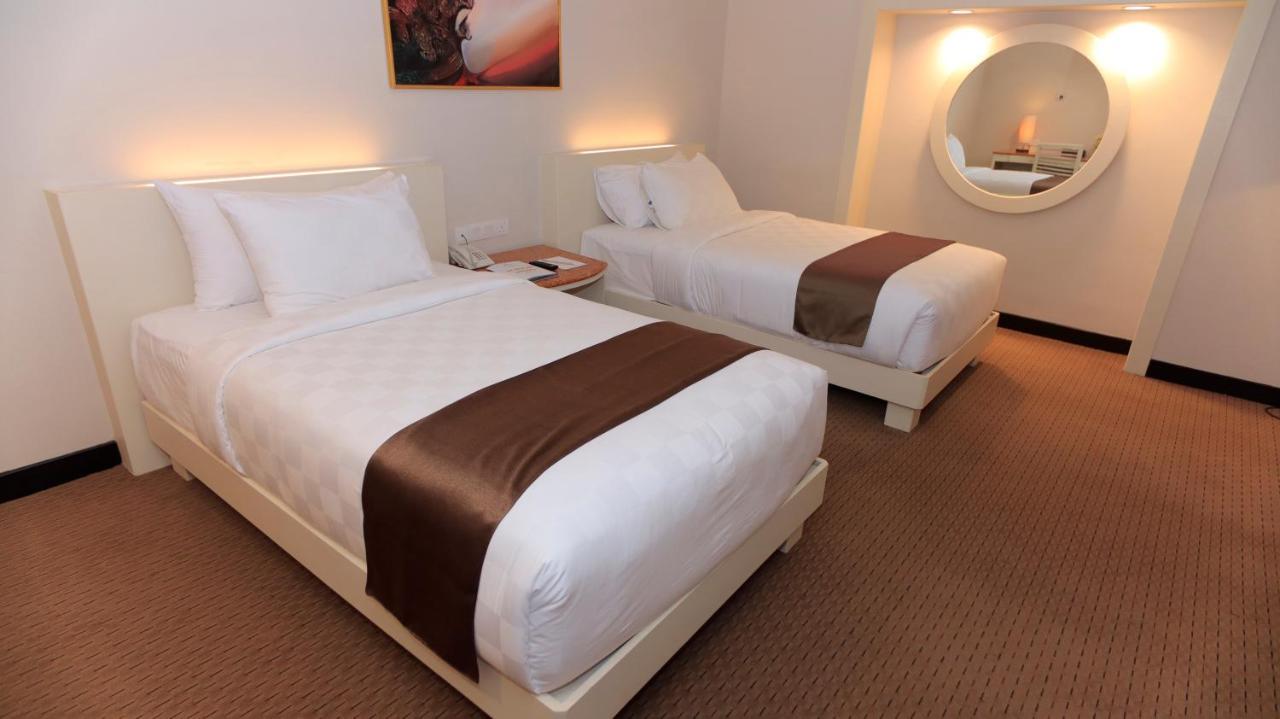 Beverly Hotel Batam Nagoya Esterno foto